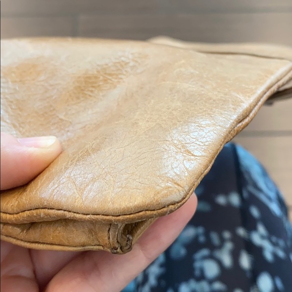 Hobo Camel color clutch